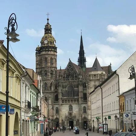 Big Modern Doubleroom Near Cathedral Kosice