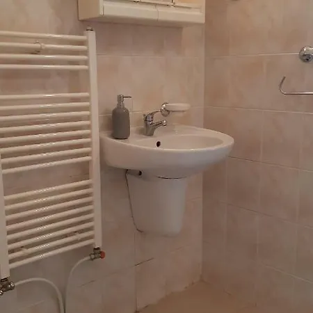 Big Modern Doubleroom Near Cathedral דירה קושיצה